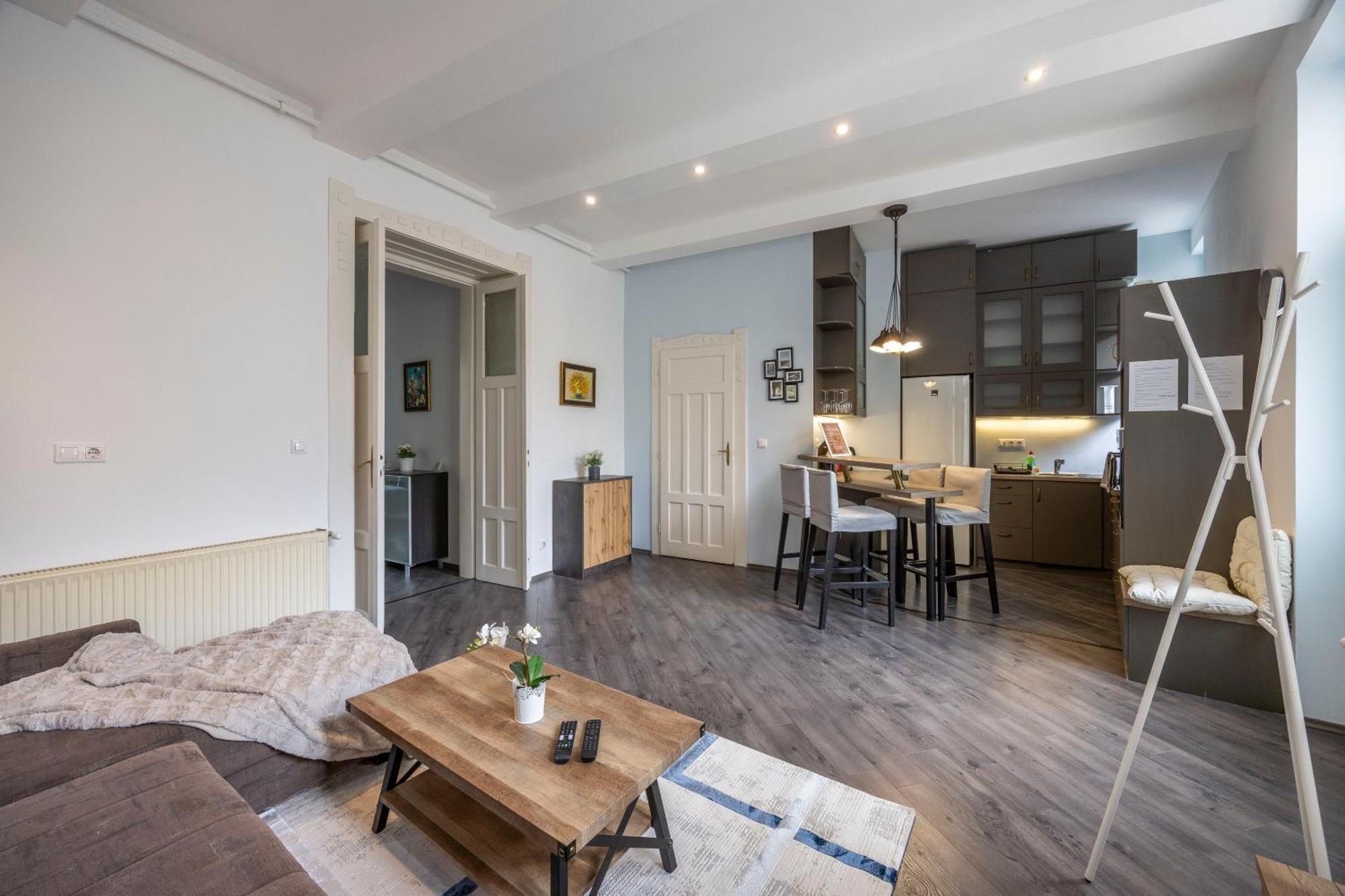 Explore Budapest From A Central Cozy Home & Sweet Retreat Экстерьер фото