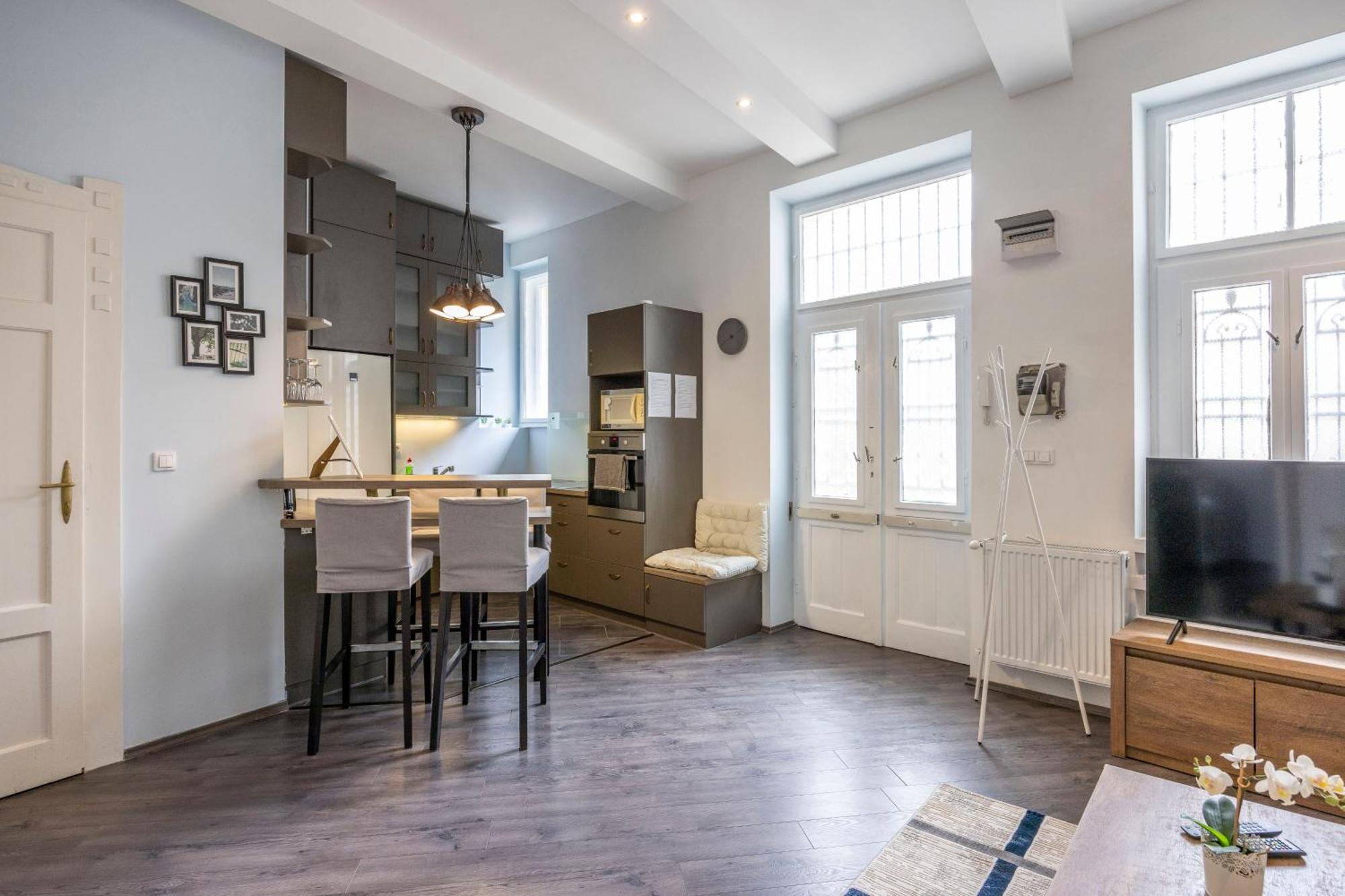 Explore Budapest From A Central Cozy Home & Sweet Retreat Экстерьер фото